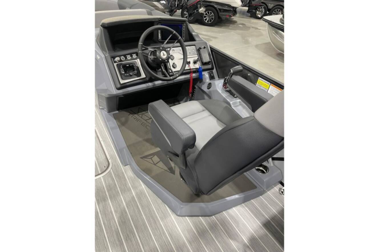 A photo of this 2025 Trifecta 23RF SS