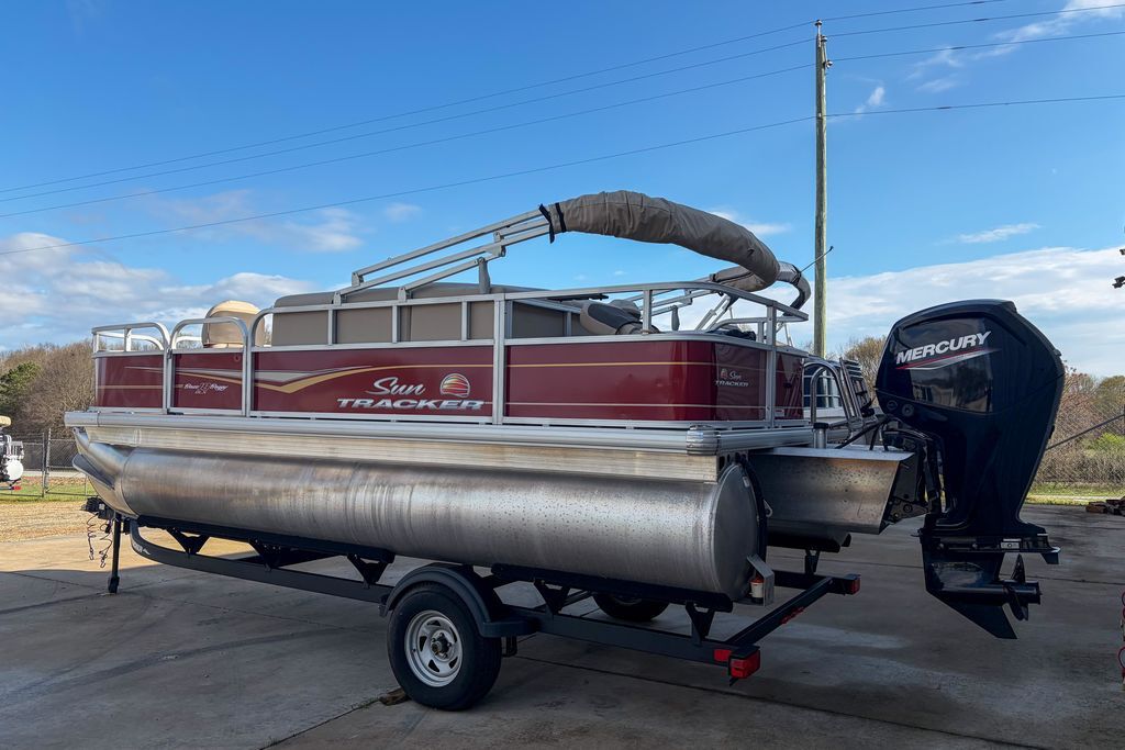 2024 Sun Tracker Bass Buggy® 18 DLX in martin GA