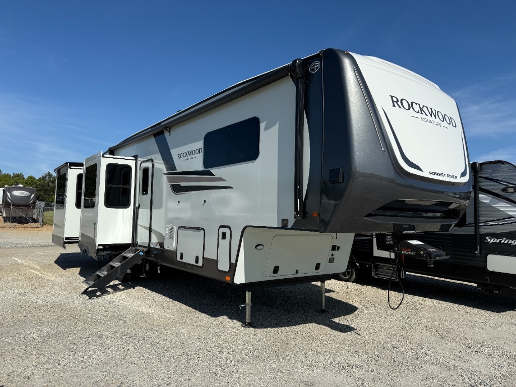 2026 Forest River Rv Rockwood Signature 404SRK in anderson SC
