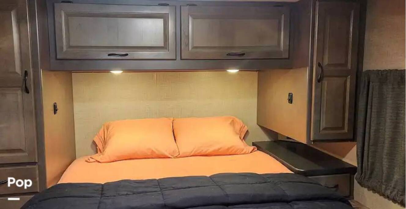 A photo of this 2019 Thor Motor Coach Majestic 28A