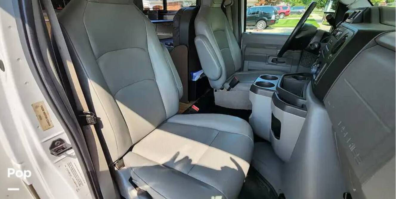 A photo of this 2019 Thor Motor Coach Majestic 28A