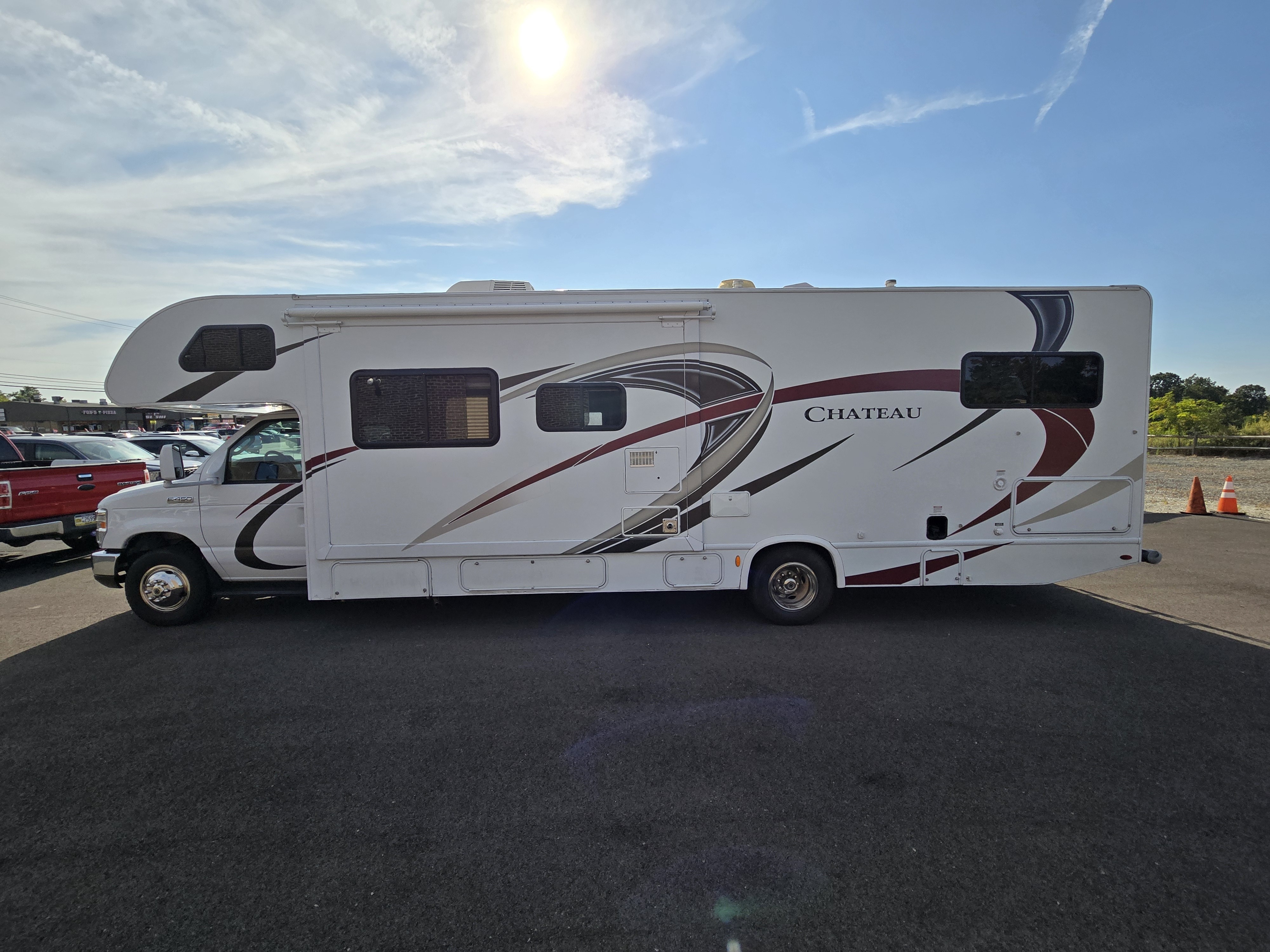 2018 Thor Motor Coach CHATEAU 30D RV