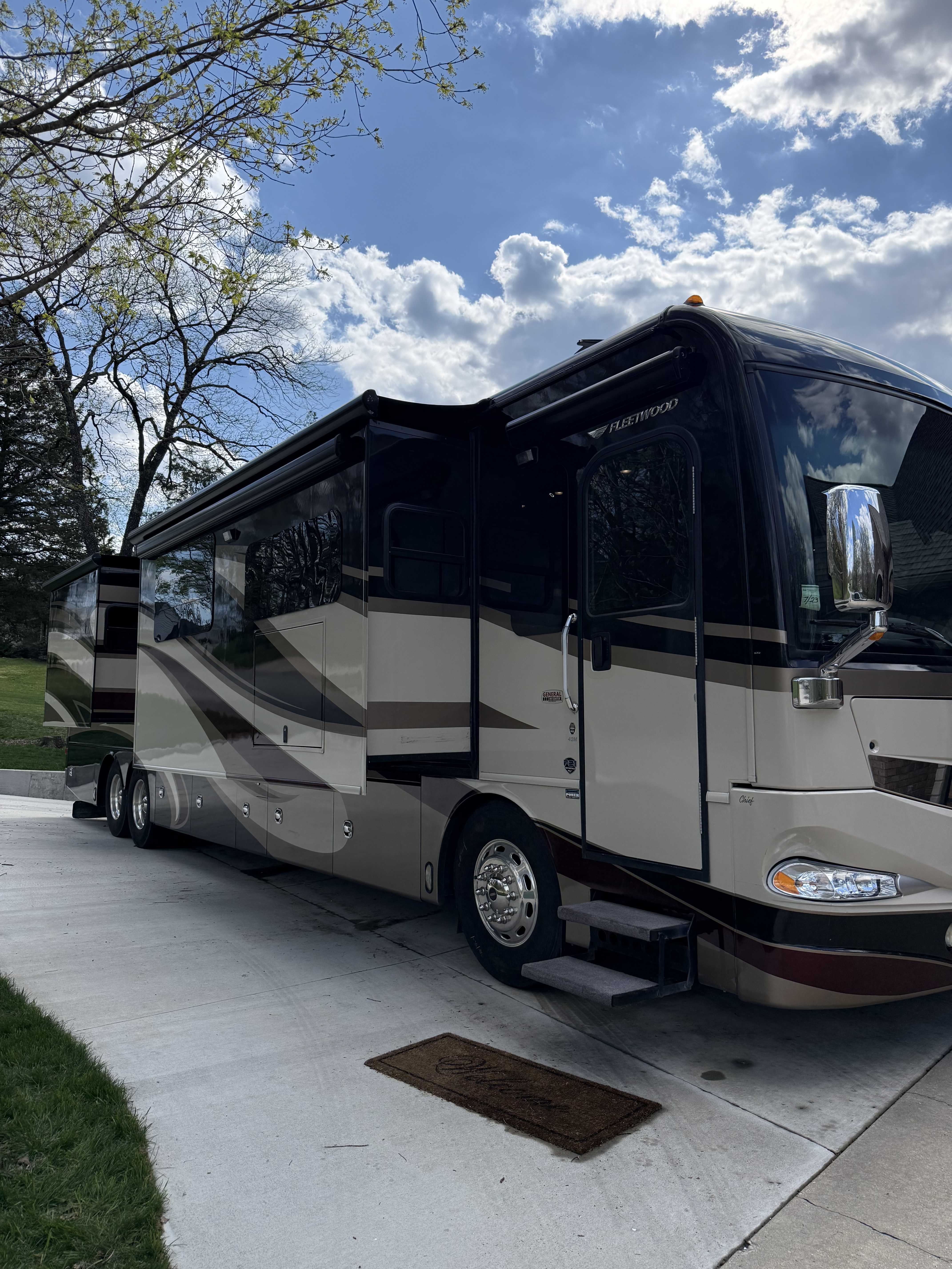 2015 Fleetwood PROVIDENCE 42M RV
