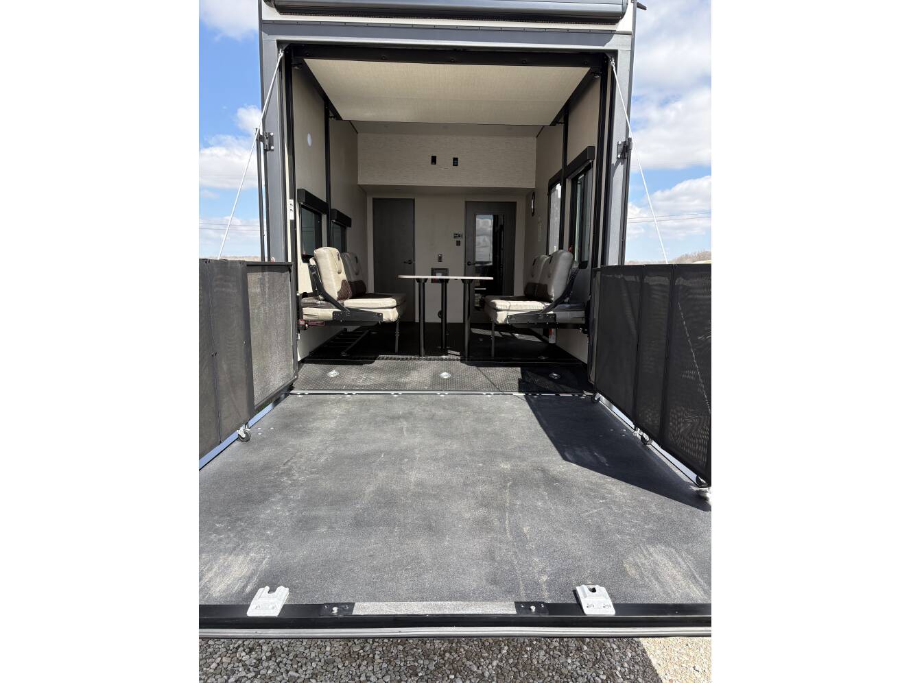 A photo of this 2022 Grand Design MOMENTUM G-CLASS 350G