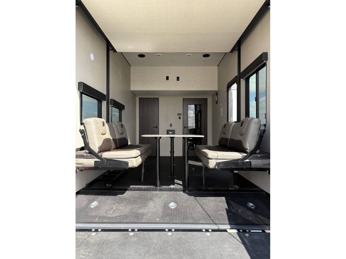 A photo of this 2022 Grand Design MOMENTUM G-CLASS 350G