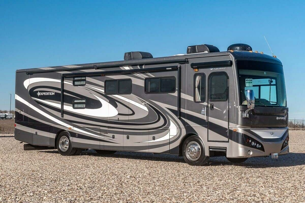 2011 Fleetwood EXPEDITION 38B RV