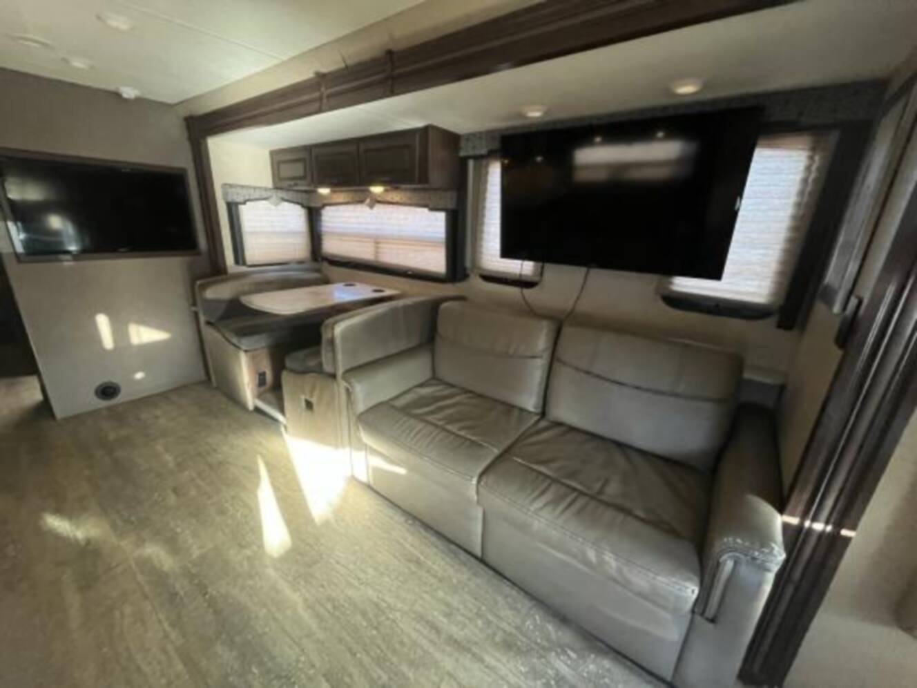 A photo of this 2019 Thor Motor Coach HURRICANE 34R