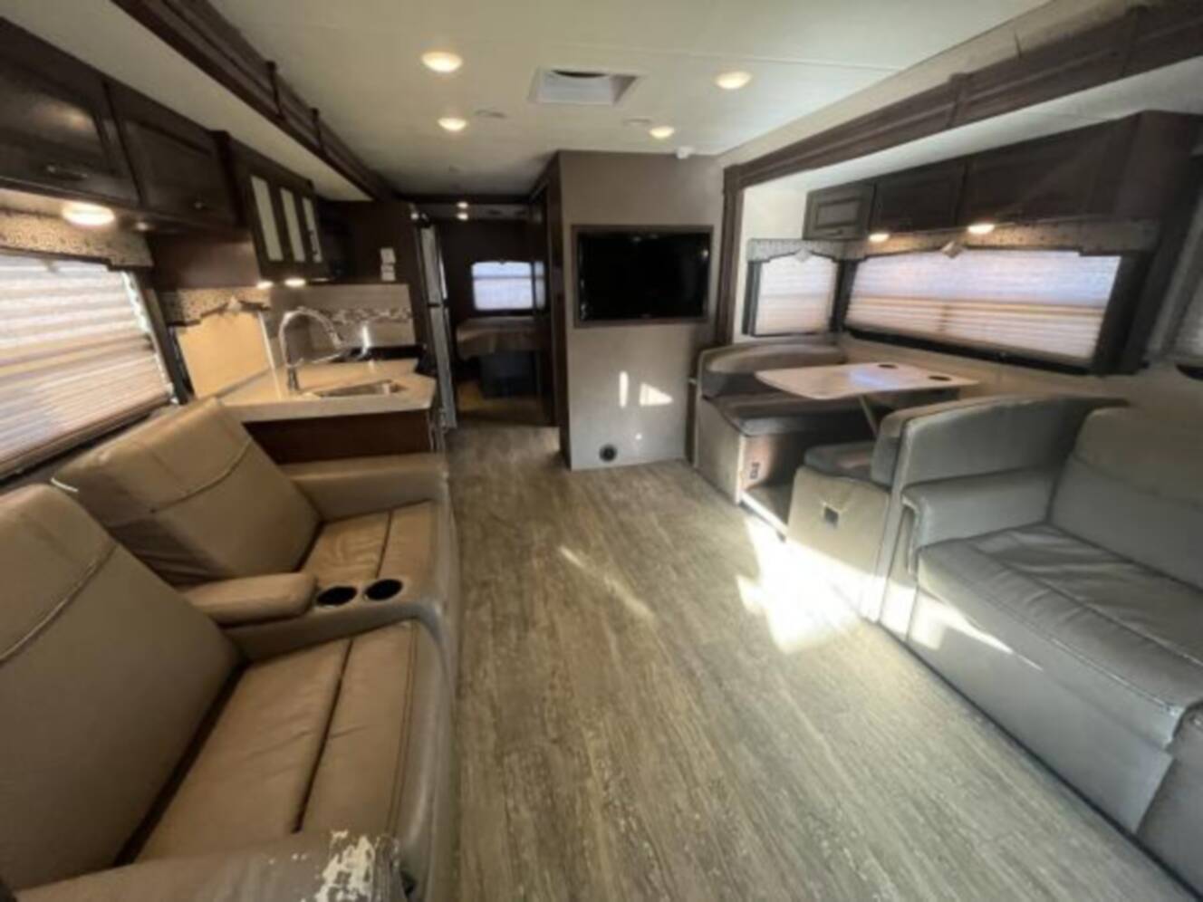 A photo of this 2019 Thor Motor Coach HURRICANE 34R