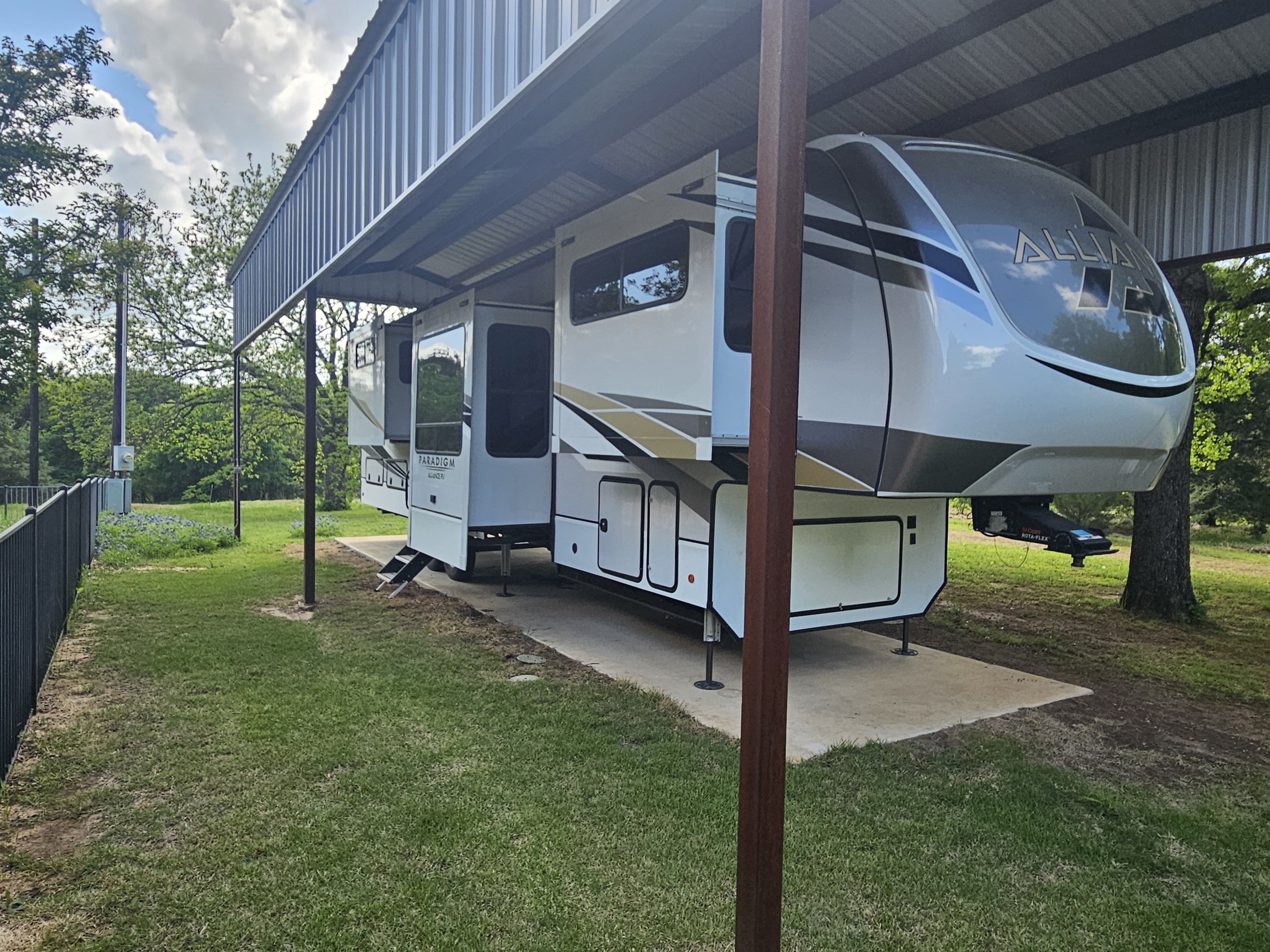 2022 Alliance Rv PARADIGM 385FL in decatur TX