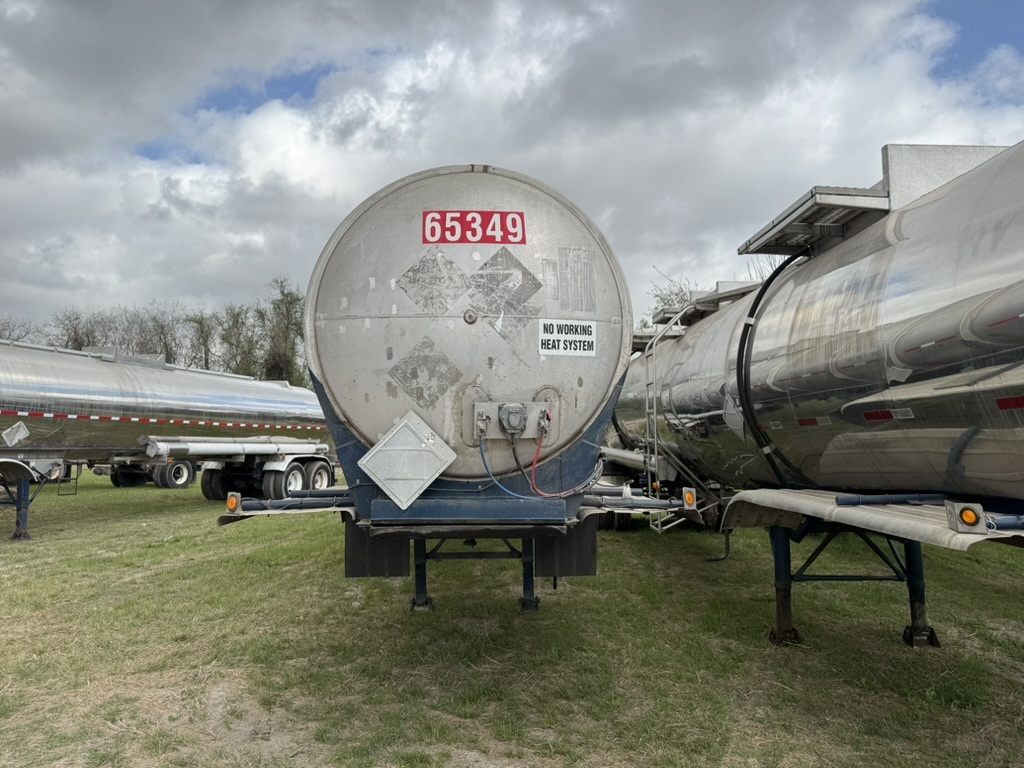 1979 FRUEHAUF 6500 GAL. MC307 304SS non-insulated chemical tanker in Florence, TX