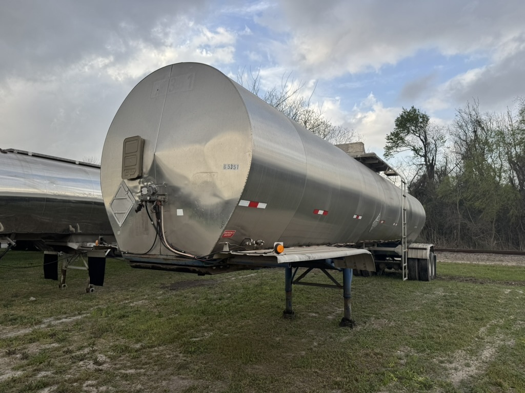 1980 BUTLER 6500 GAL. MC307 SA240 304SS insulated chemical tanker in Florence, TX