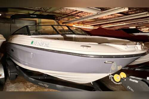 2021 Sea Ray 230 SPX 230 OUTBOARD in sturgeon bay WI
