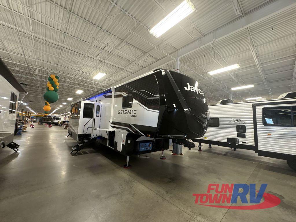 2026 Jayco Seismic 395 in san angelo TX