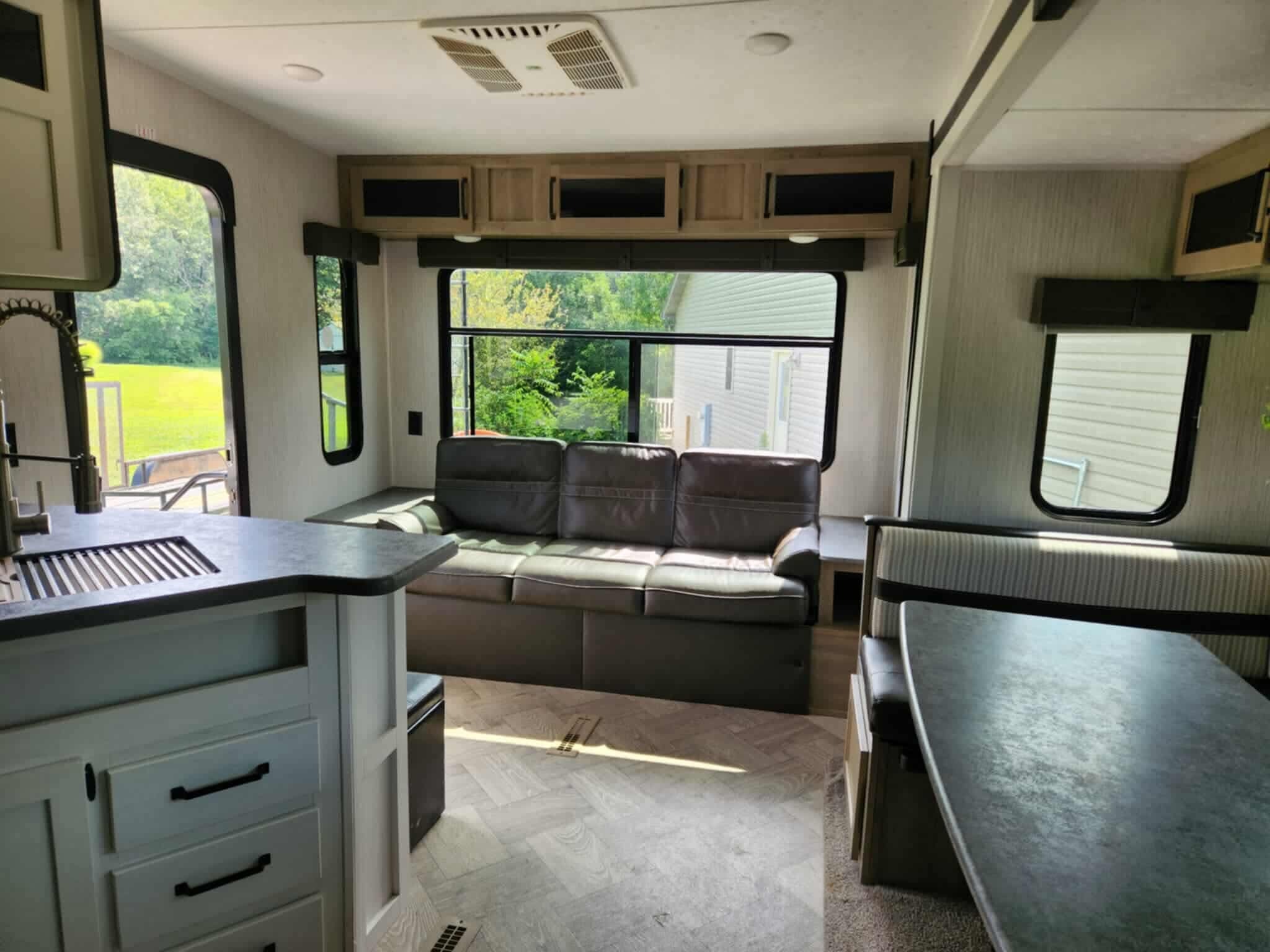 2021 Forest River PALOMINO PUMA 31BHSS in byrnes mill MO