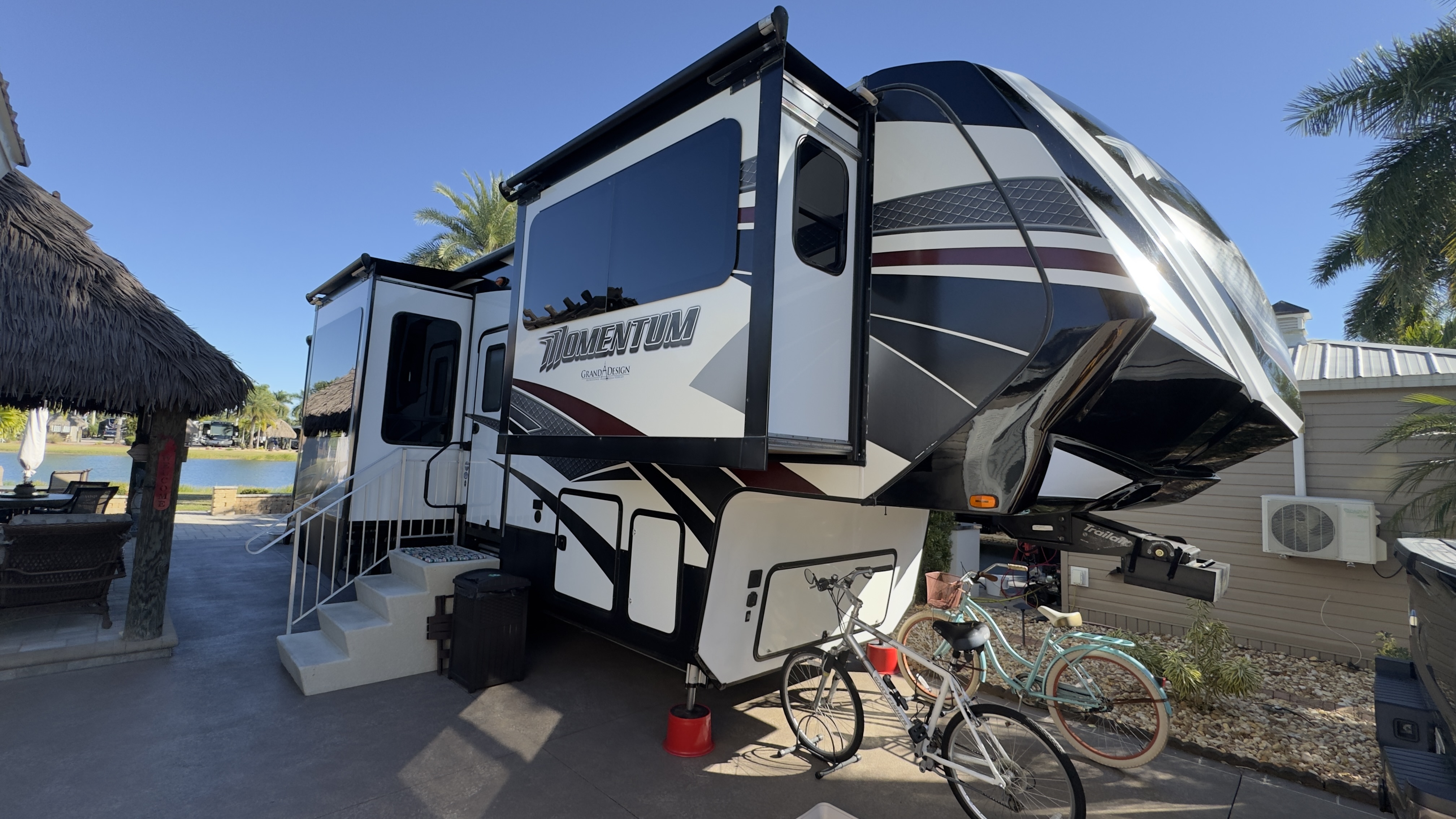 2017 Grand Design MOMENTUM 367TH RV