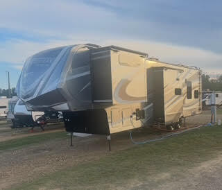 2023 Grand Design MOMENTUM M-CLASS 351M in rainsville AL