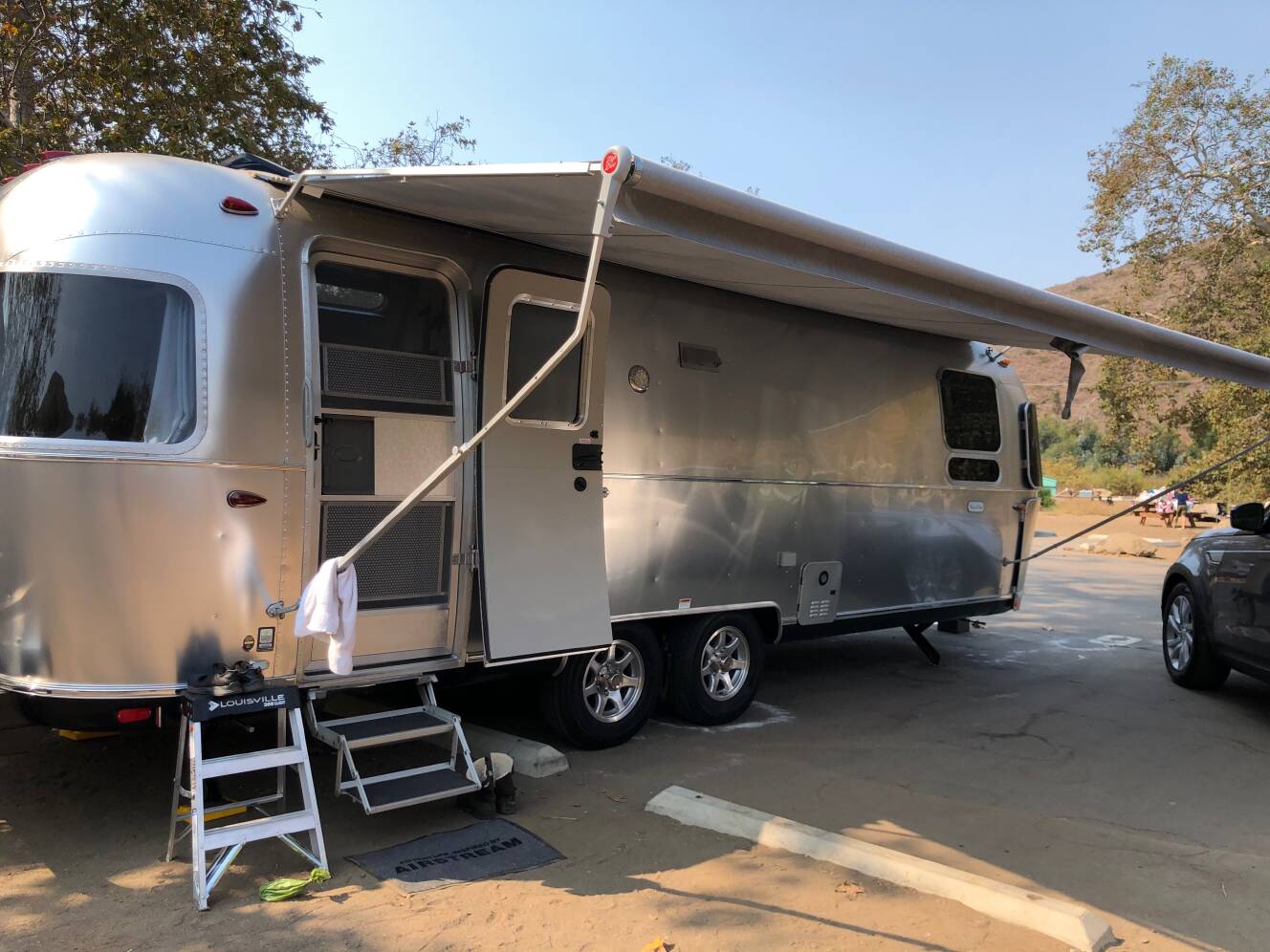A photo of this 2021 Airstream FLYING CLOUD 27FB QUEEN