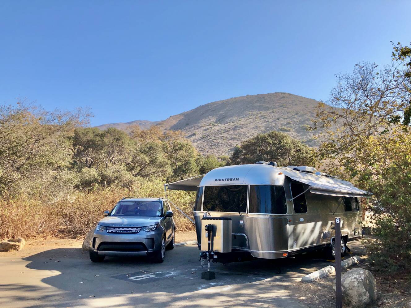 A photo of this 2021 Airstream FLYING CLOUD 27FB QUEEN
