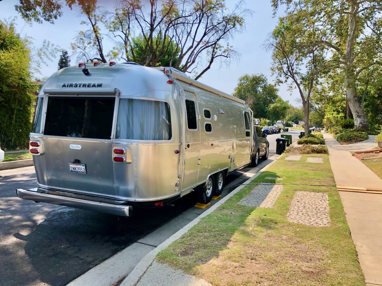 A photo of this 2021 Airstream FLYING CLOUD 27FB QUEEN