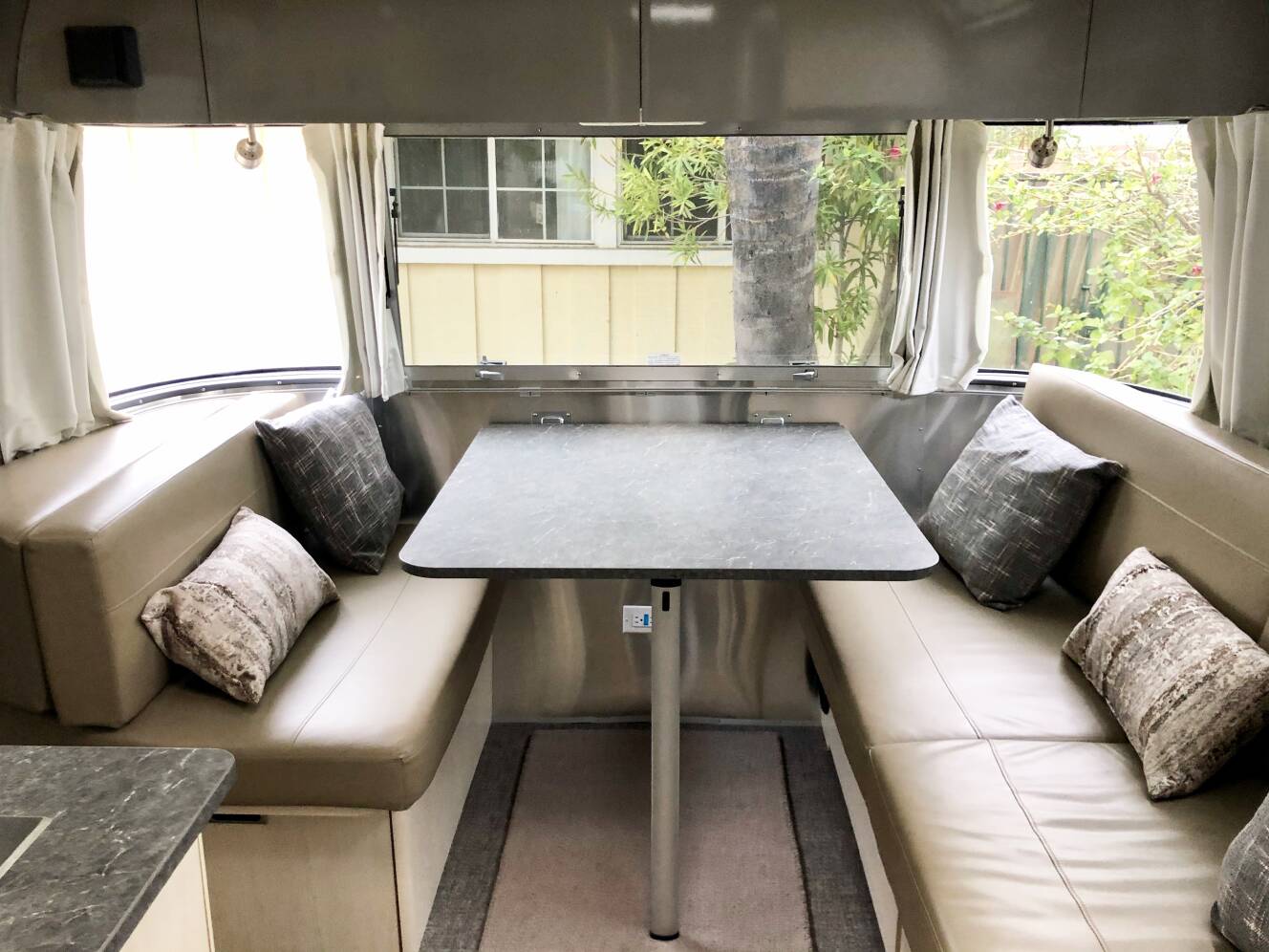 A photo of this 2021 Airstream FLYING CLOUD 27FB QUEEN