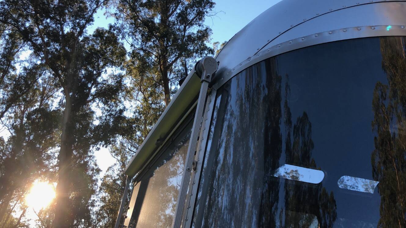 A photo of this 2021 Airstream FLYING CLOUD 27FB QUEEN