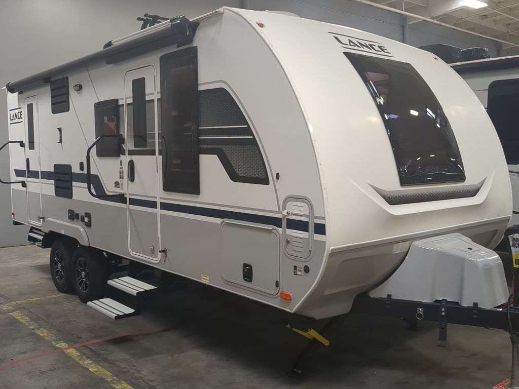 2022 Lance Travel Trailer 2185 in clackamas OR