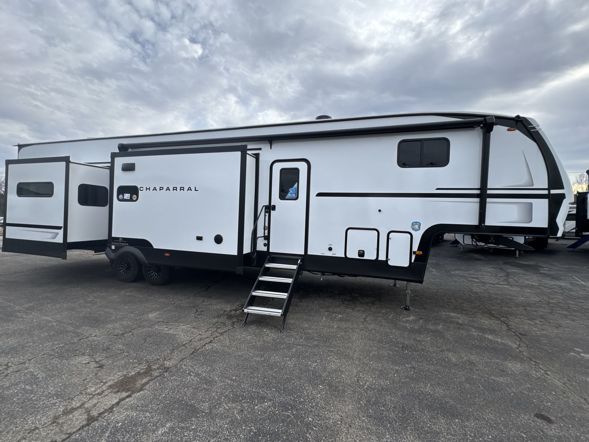 2026 Coachmen Chaparral 381DBL in eureka MO