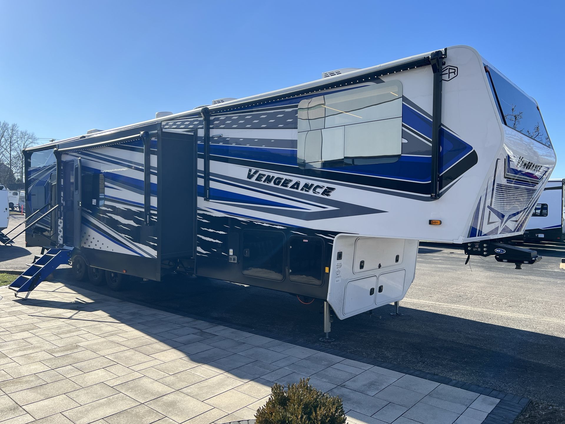 2026 Forest River CHEROKEE VENGEANCE 4413 in eureka MO