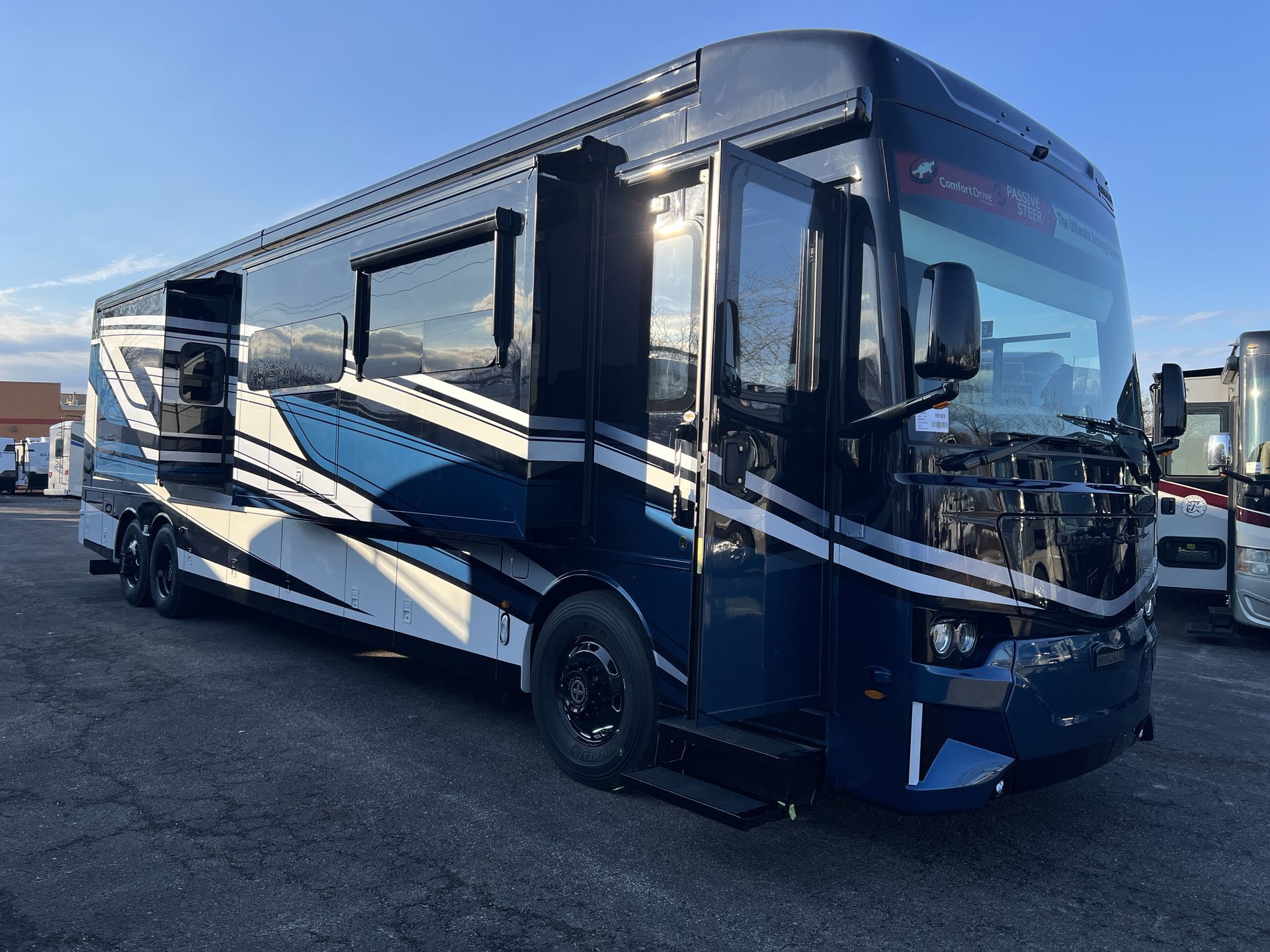 2026 Newmar Dutch Star 4369 Class A Diesel Motorhome - Diesel Pusher RV