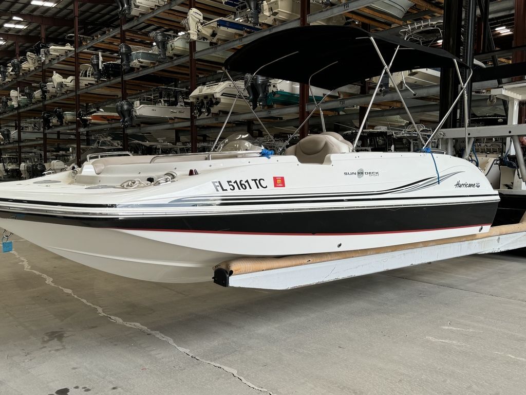 2014 Hurricane 202 Sundeck Sport Deck Boat boat