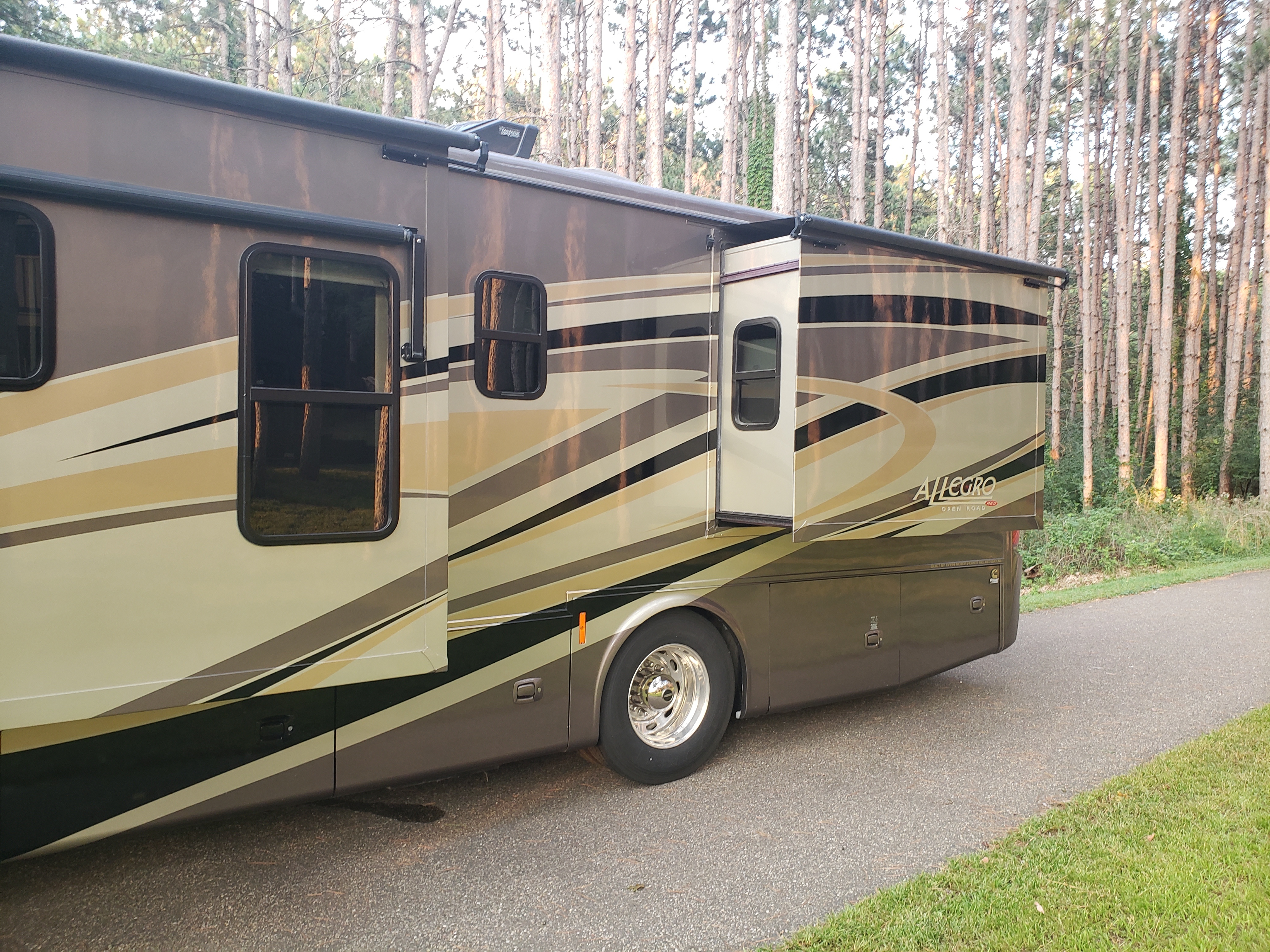 2014 Tiffin Motorhomes ALLEGRO RED 33 AA in eden valley MN