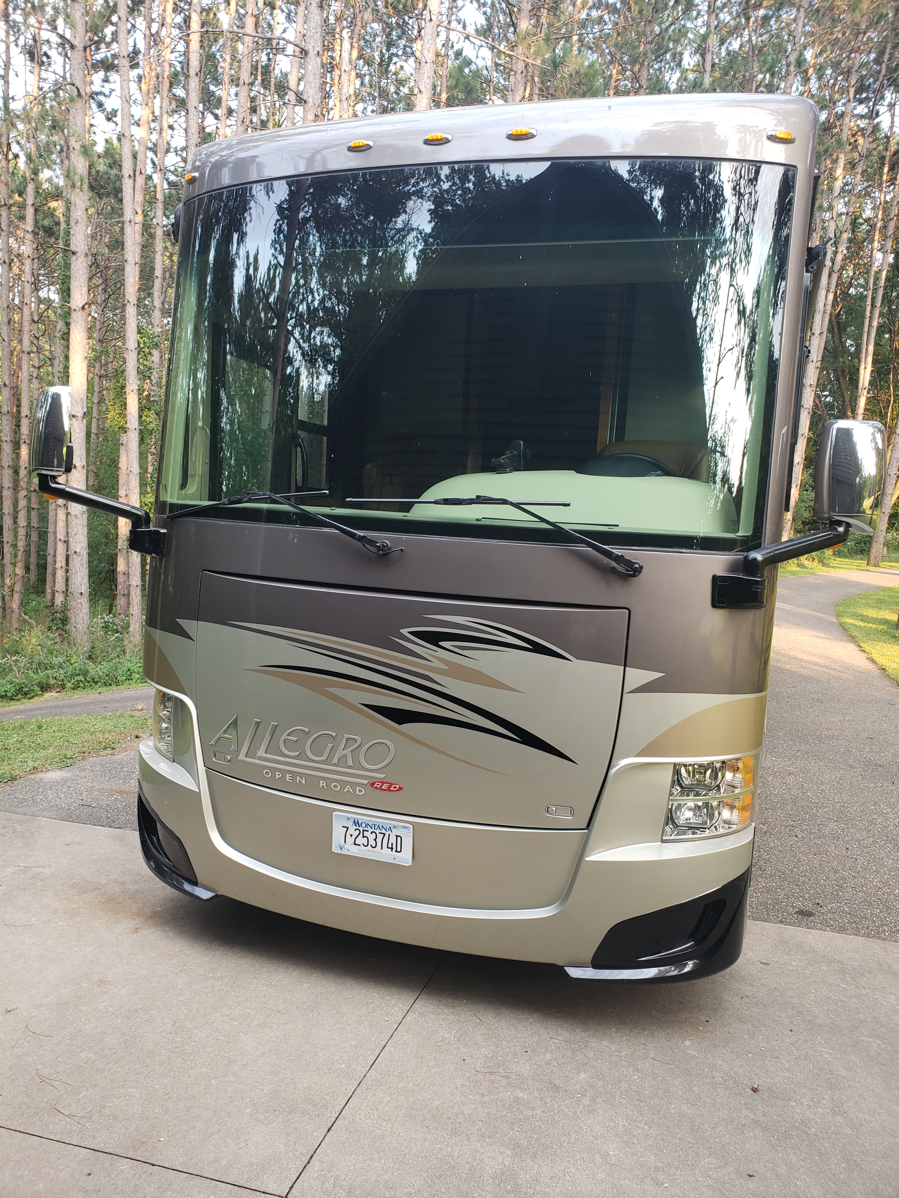 2014 Tiffin Motorhomes ALLEGRO RED 33 AA RV