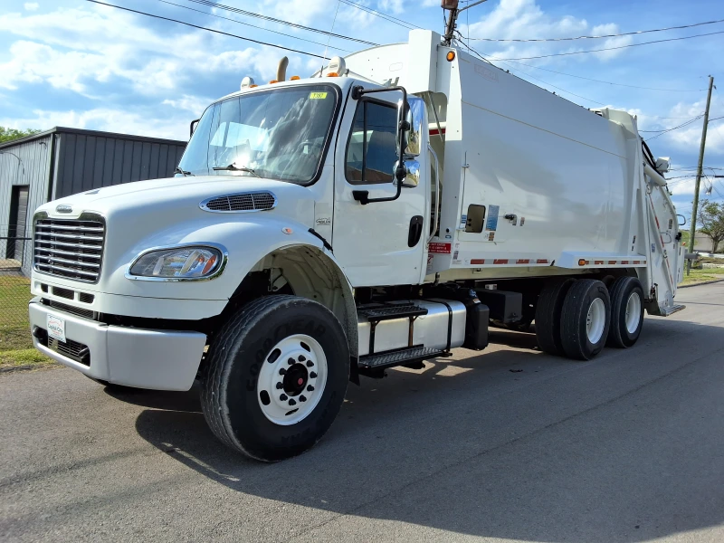 2015 FREIGHTLINER BUSINESS CLASS M2 106