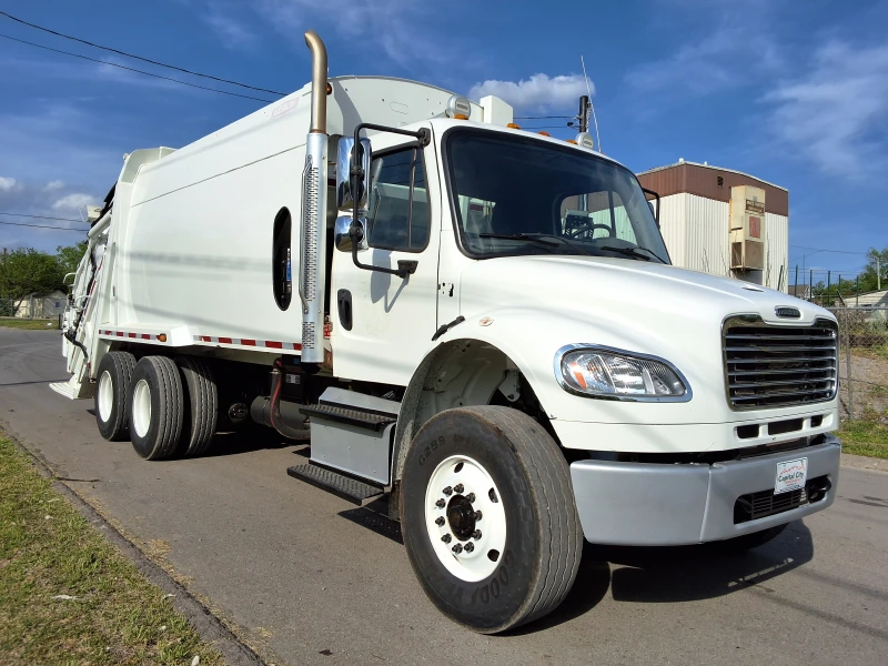 2015 FREIGHTLINER BUSINESS CLASS M2 106