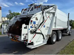2015 FREIGHTLINER BUSINESS CLASS M2 106