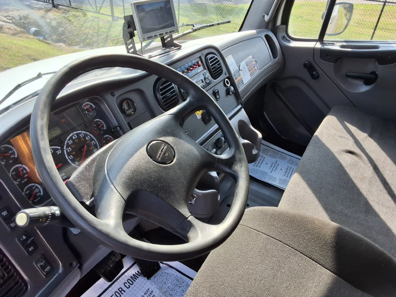 2015 FREIGHTLINER BUSINESS CLASS M2 106