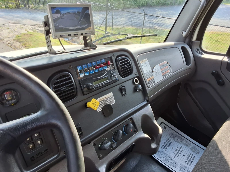 2015 FREIGHTLINER BUSINESS CLASS M2 106