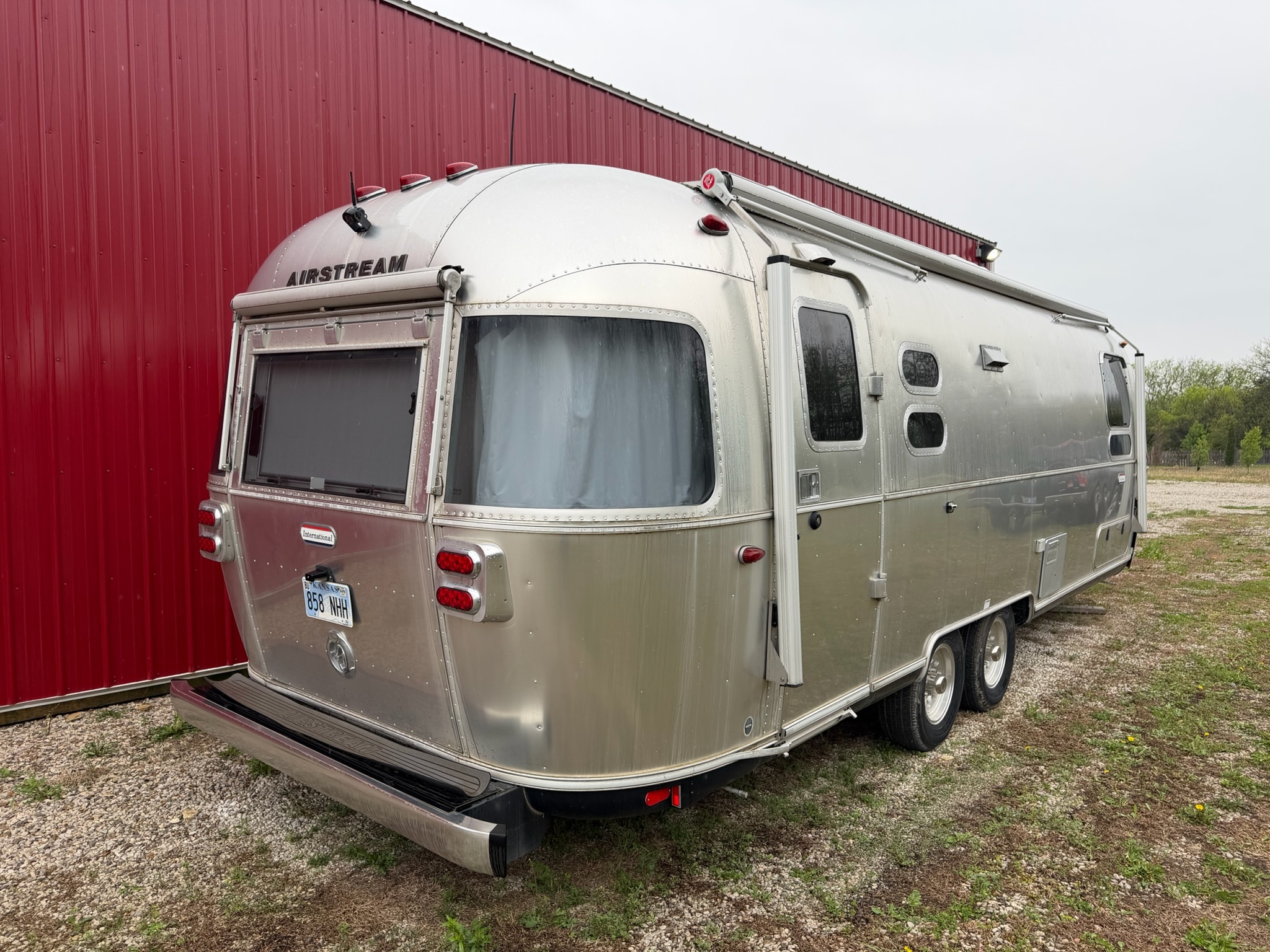 2020 Airstream INTERNATIONAL SERENITY 27FB TWIN in wichita KS