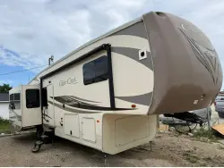 2016 FOREST RIVER CEDAR CREEK HATHAWAY 36CKTS