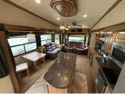 2016 FOREST RIVER CEDAR CREEK HATHAWAY 36CKTS