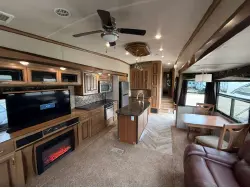 2016 FOREST RIVER CEDAR CREEK HATHAWAY 36CKTS