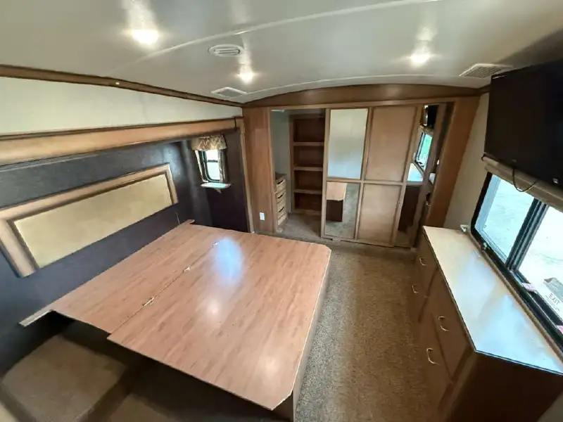 2016 FOREST RIVER CEDAR CREEK HATHAWAY 36CKTS