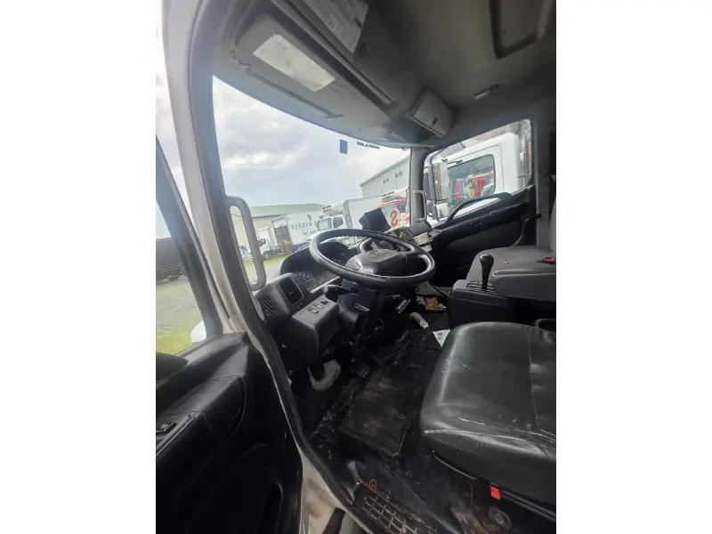 2017 HINO HINO 338