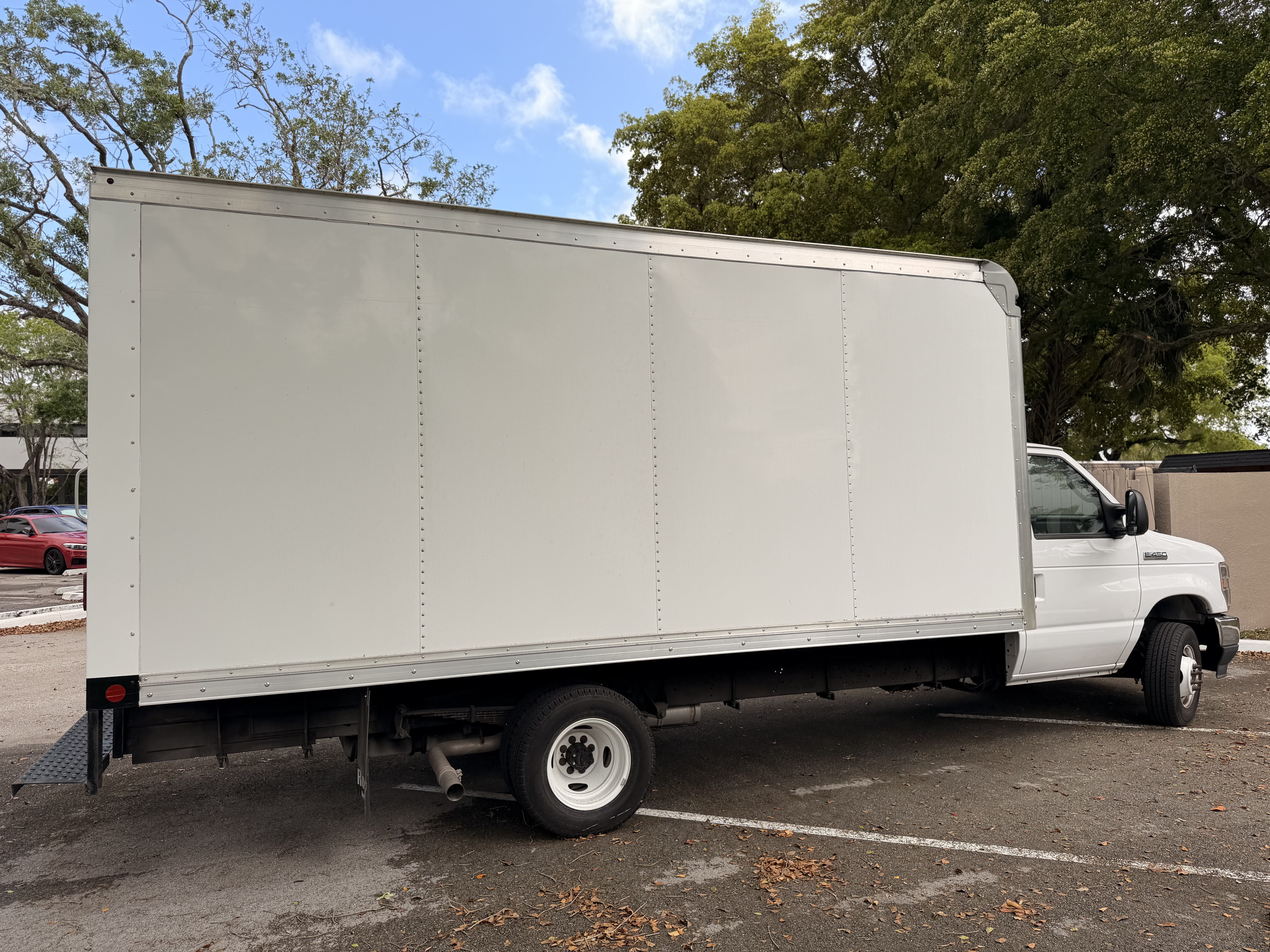 2022 FORD E450 in Tamarac, FL