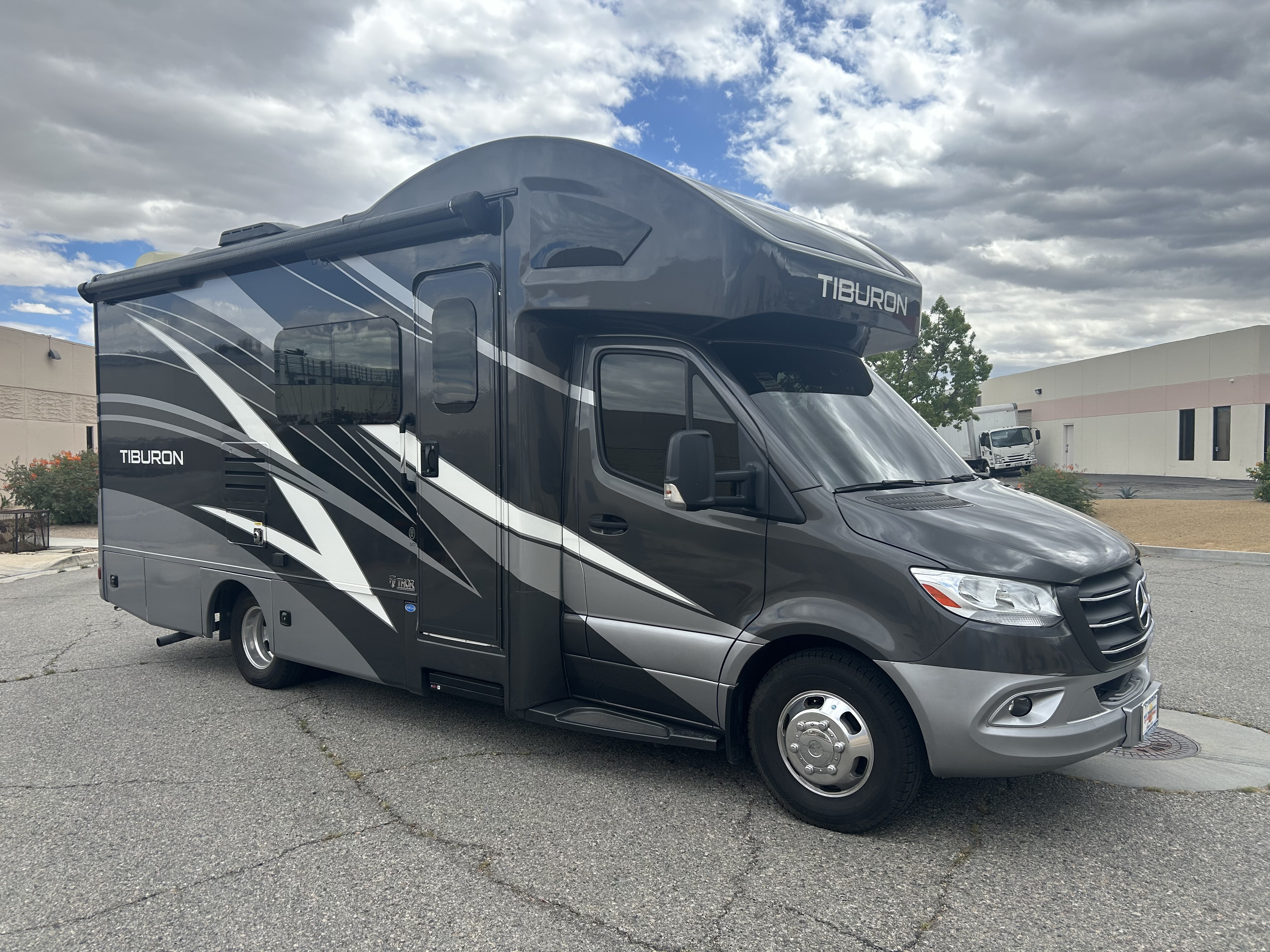 2022 Thor Motor Coach TIBURON 24TT RV