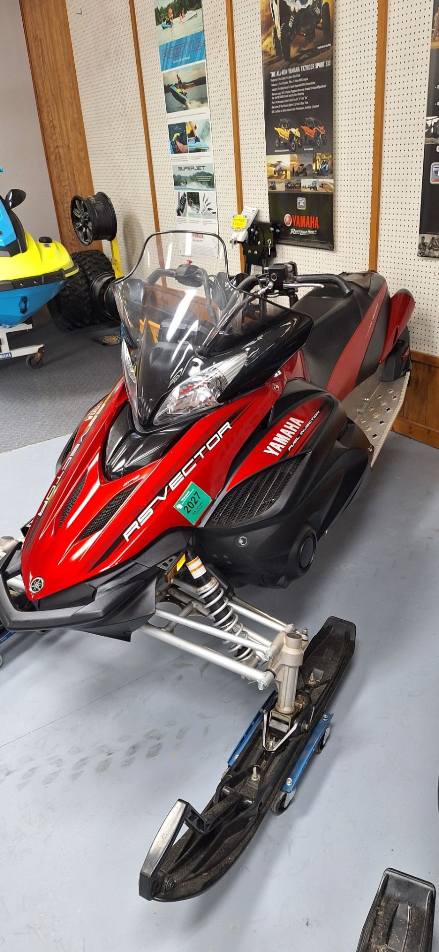 Red Yamaha For Sale - Yamaha Snowmobiles - Snowmobile Trader