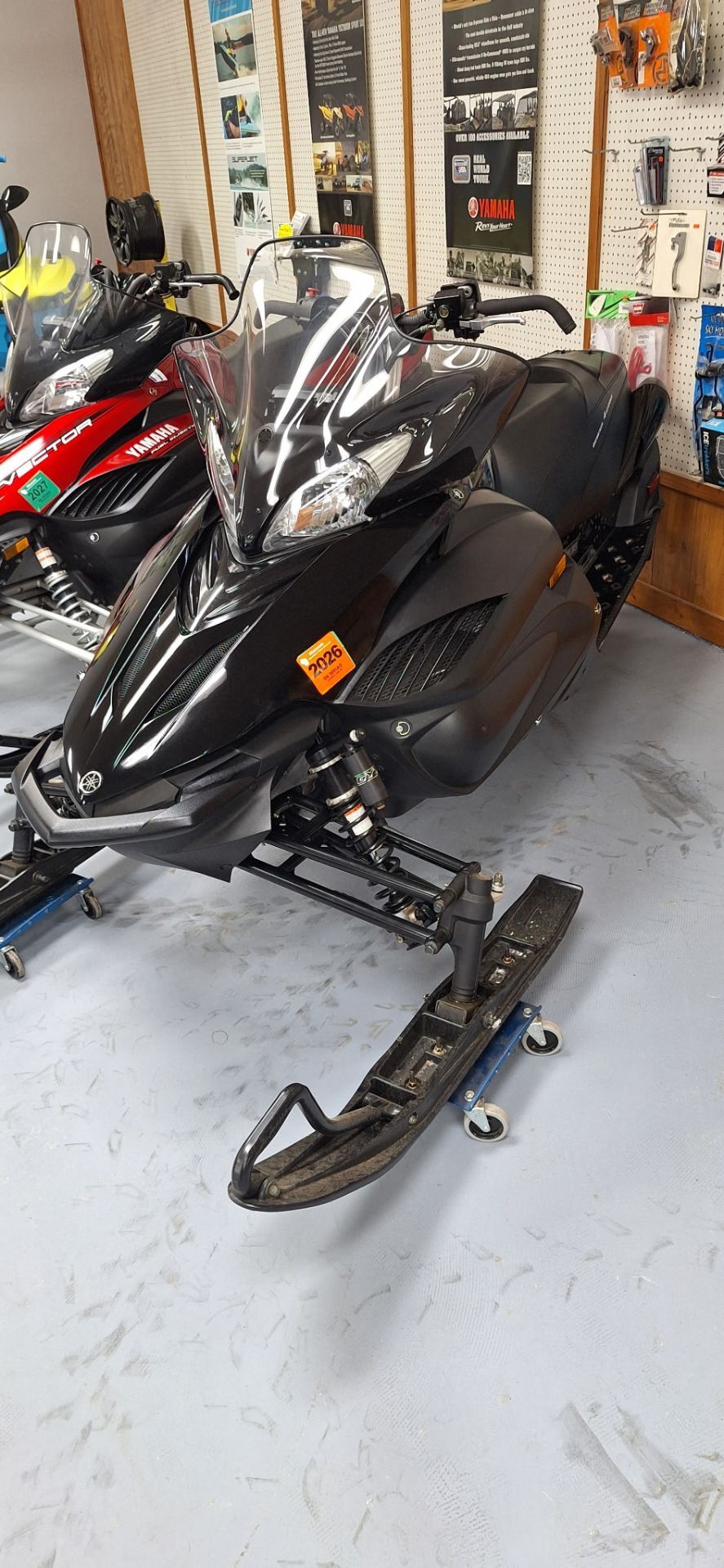M 8000 Mountain Cat For Sale - Arctic Cat Snowmobiles - Snowmobile