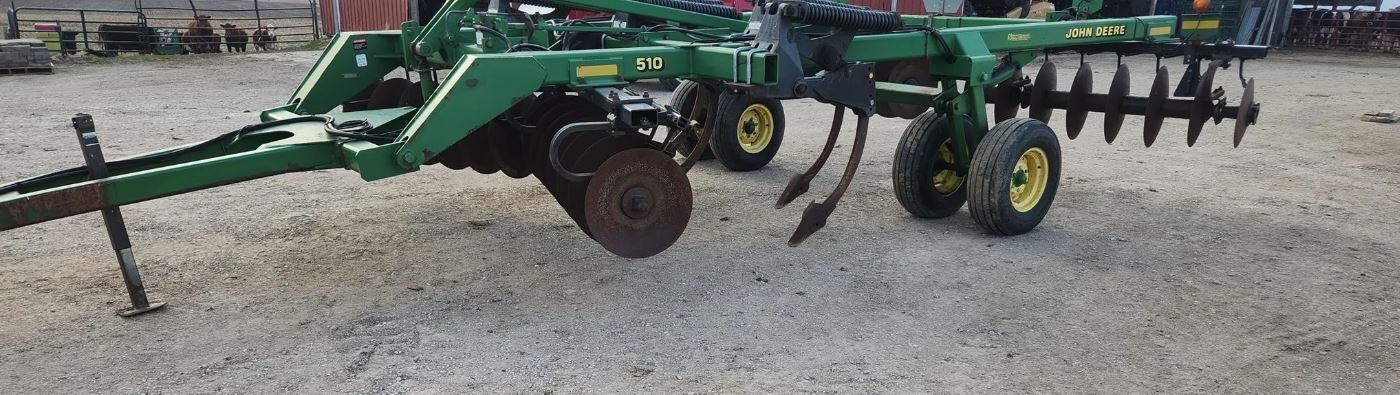 1999 JOHN DEERE 510 in Whitewater, WI