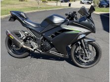 Kawasaki Brings Back the Ninja 300 ABS for 2026 image