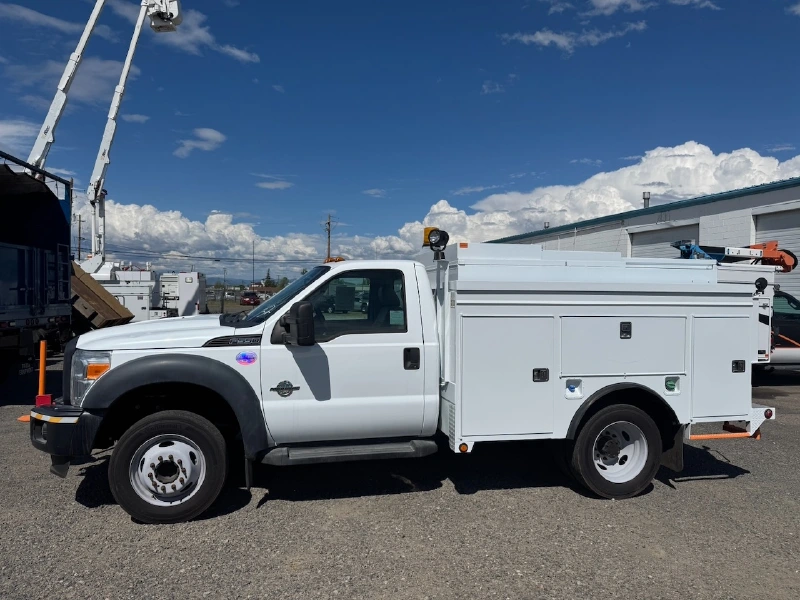 2012 FORD F550